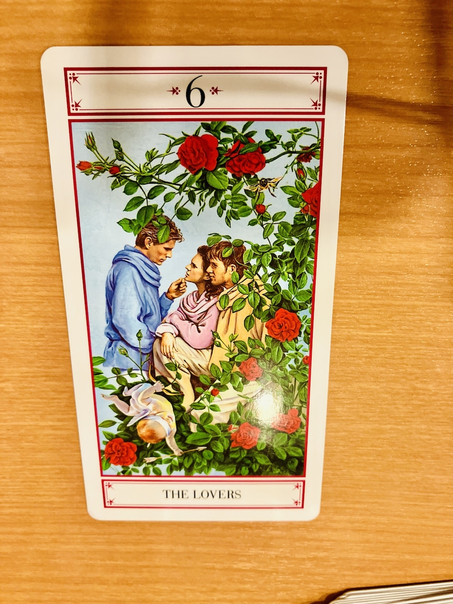 霊視とタロット占い、心理学で悩みに向き合います 私はあなたと向き合いあなたの手を離しません。 イメージ1