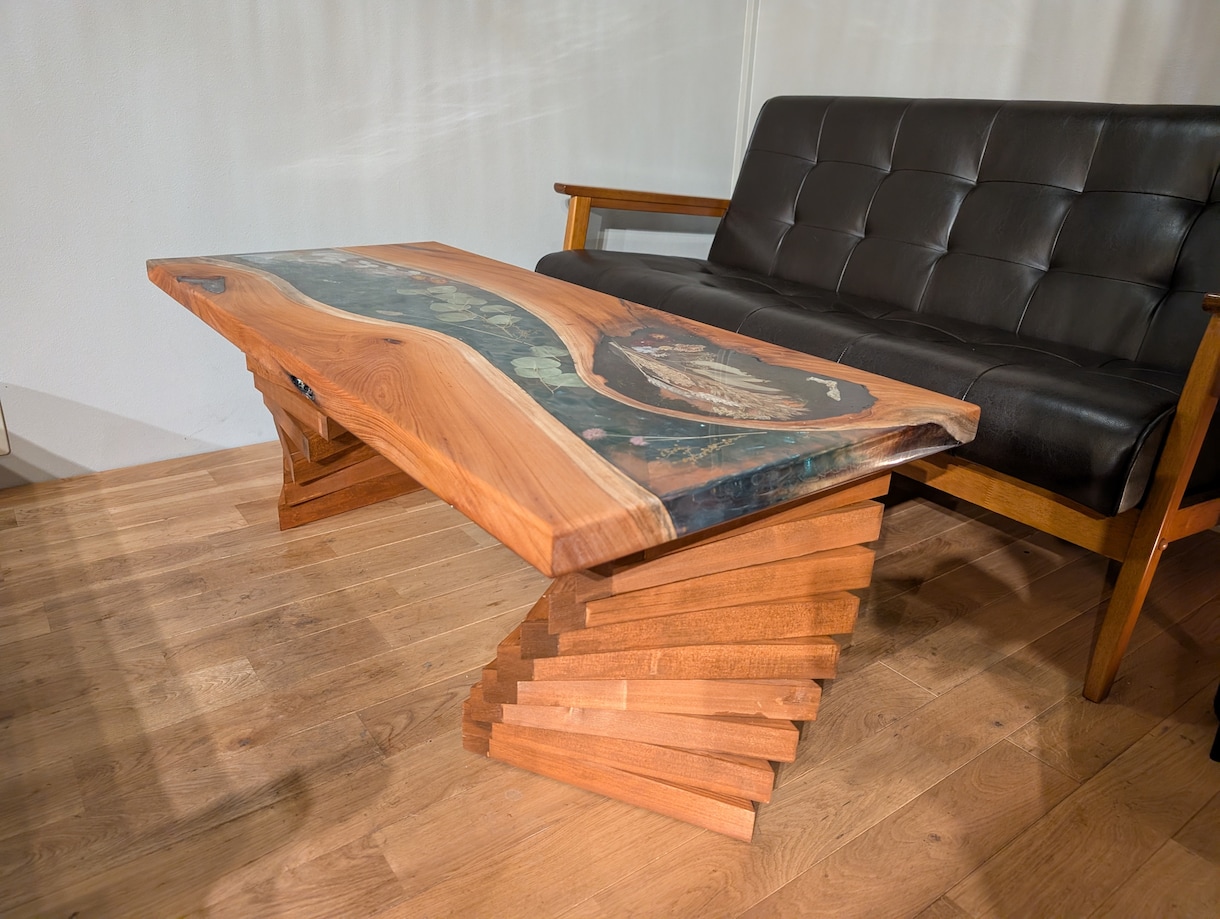 オリジナルのレジン家具を作成します オリジナルレジンテーブルを製作