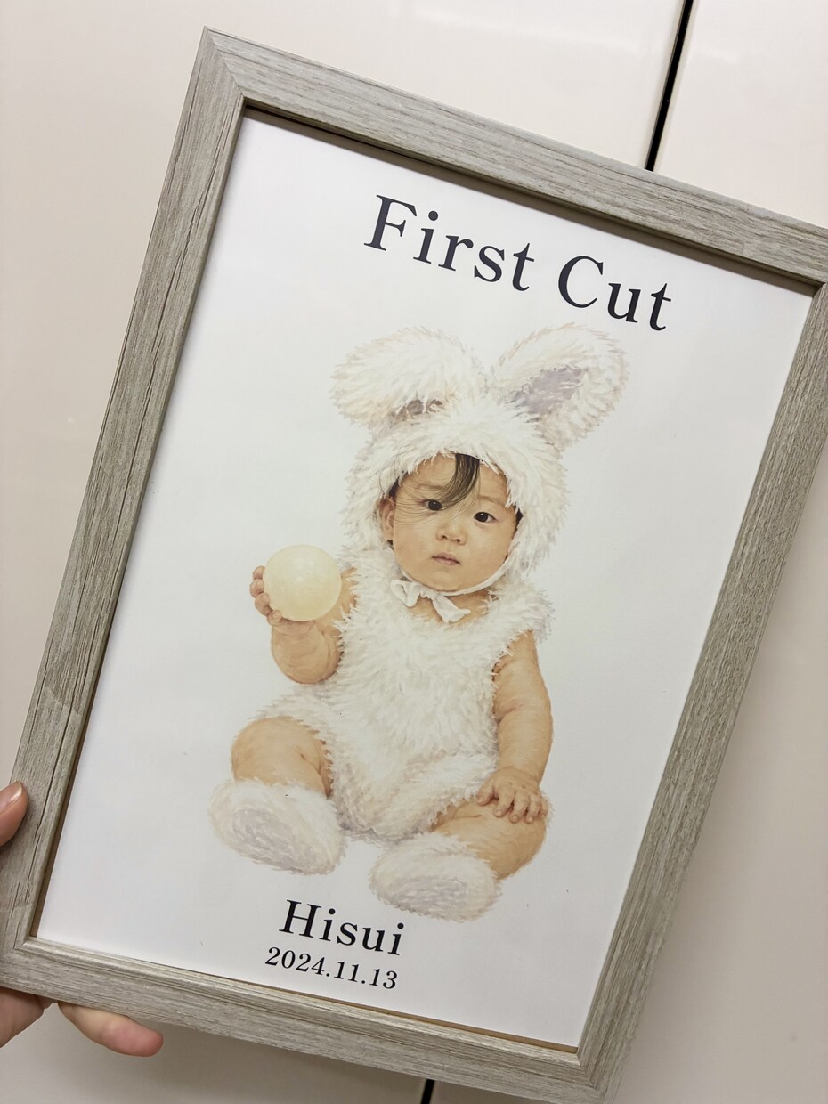 ファーストカット｜大切な初めての髪を残します はじめて切った髪と、今だけの姿を一枚に残します。 イメージ5