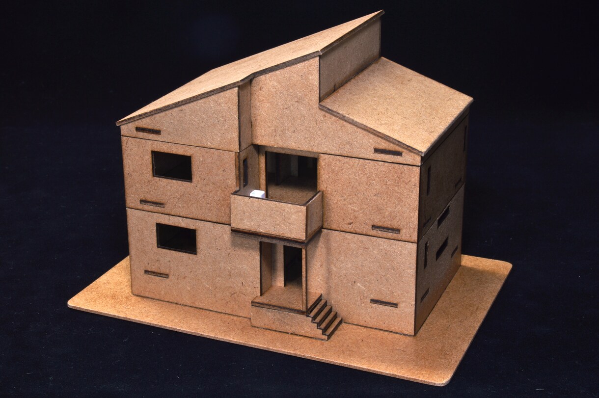家の図面から1/100の家の模型を作ります 1.5ｍｍ木材またはMDF材で製作いたします。 イメージ1