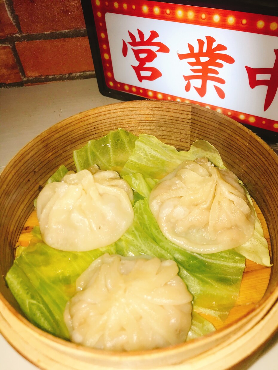 家庭で簡単皮から作る餃子を教えます 皮はモチモチ中はジューシーの餃子を教えます！ イメージ1