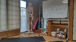 30～60代向け★ピラティス★身体の使い方教えます 身体を骨ベースで、分かりやすく解説しながら丁寧に動かします！ イメージ5