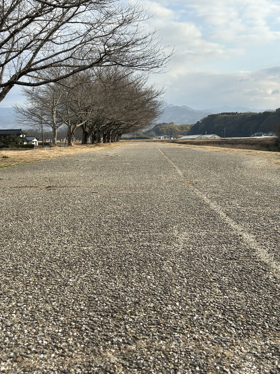 そうですよね‼️ 聞きます 楽しい事のより辛いことや悩みの方が多いですよね。 イメージ5