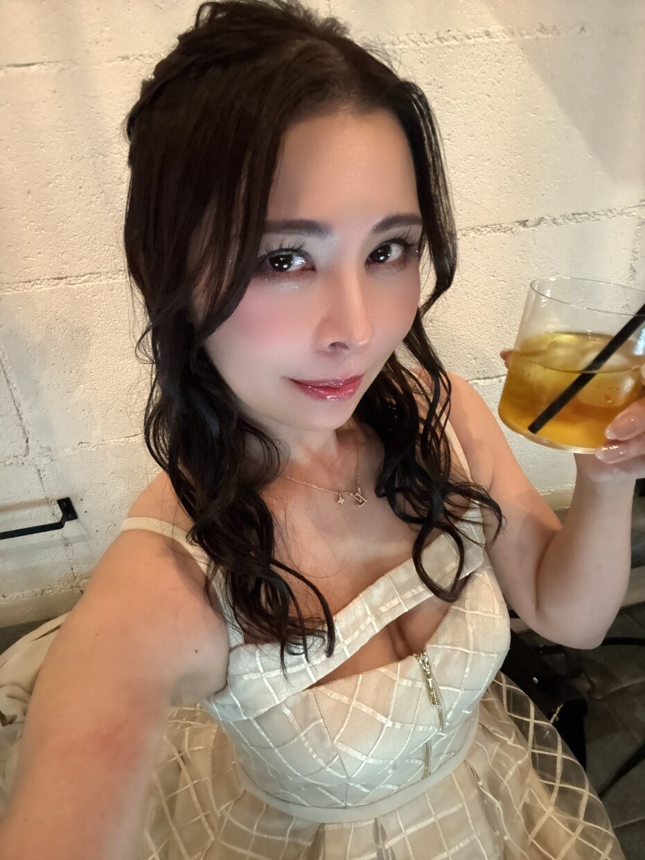 元嬢がスナックのママのようにお話し聞きます 飲み相手、相談相手、愚痴聞きなど何でも話してくださいね♪ イメージ1