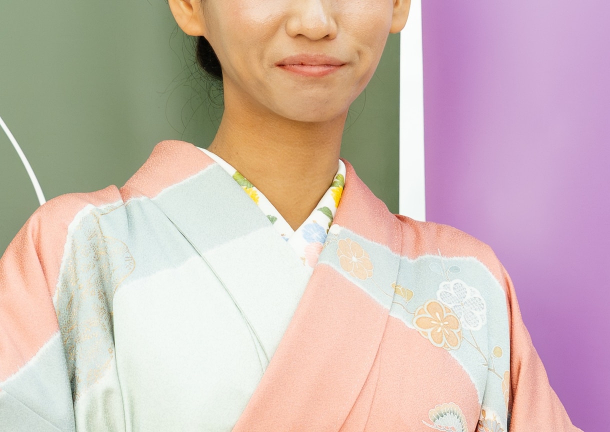 日常に寄り添う手描き友禅染の半襟を仕立てます 友禅染の職人が、一枚一枚染めます。 イメージ1