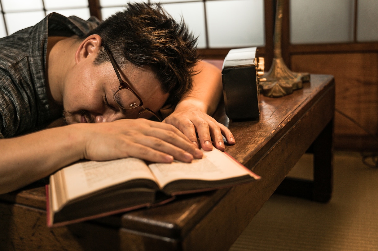 眠れない静かな夜に、そっとあなたに寄り添います 眠れない真夜中の静けさに　感じてるその気持ちを話してください イメージ6