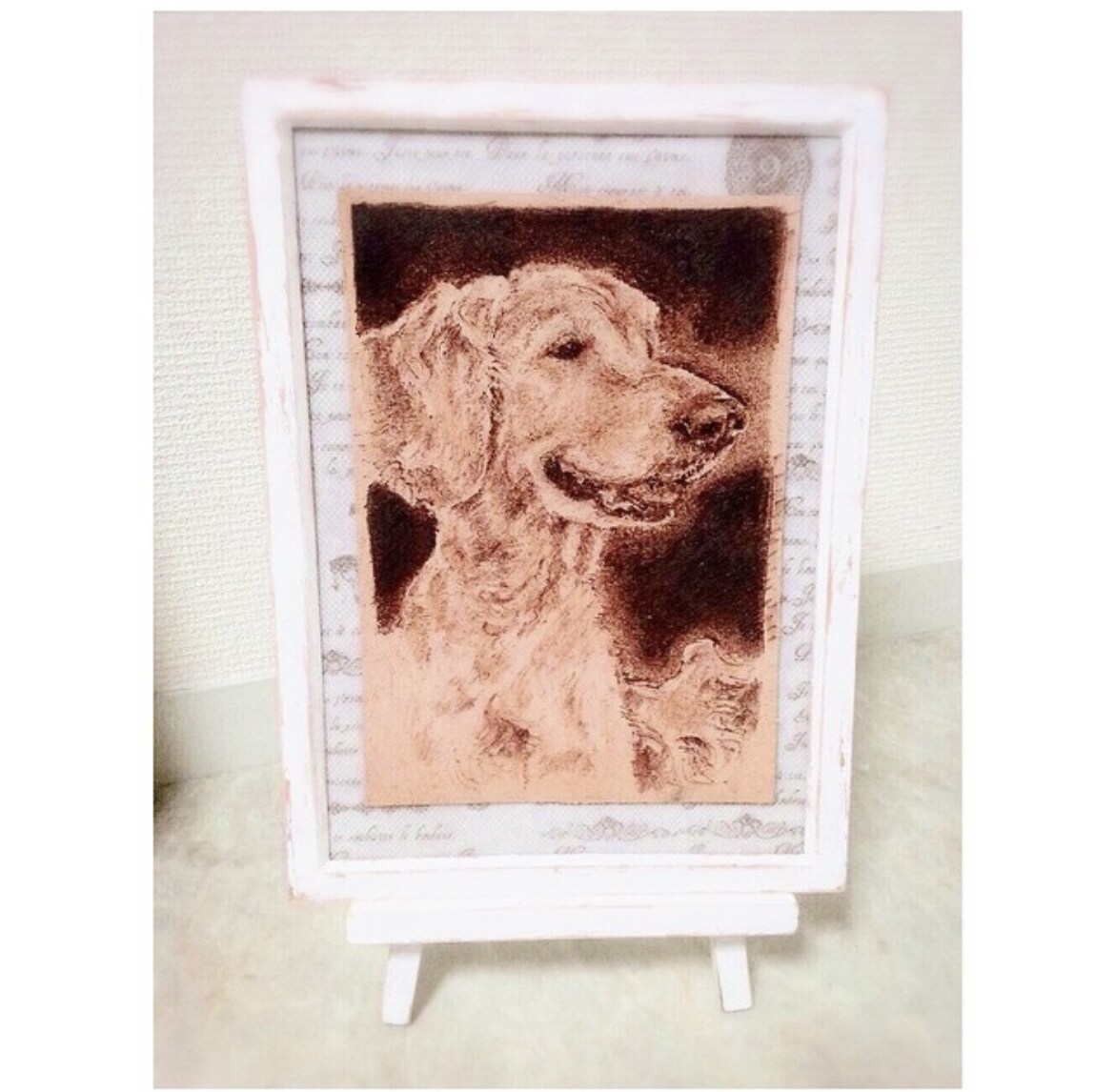 革に電熱ペンで犬の似顔絵(リアル画)描きます 牛革に電熱ペンで焼きつけながらセピアの陰影で絵を描きます。 イメージ6