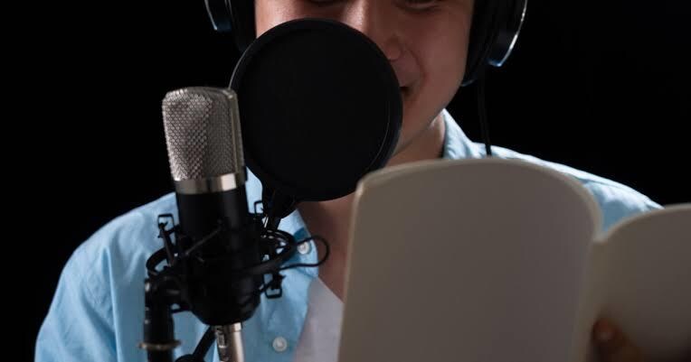 これぞナレーション！声で魅せます YouTubeや、記念ビデオでのナレーションを手伝います イメージ1