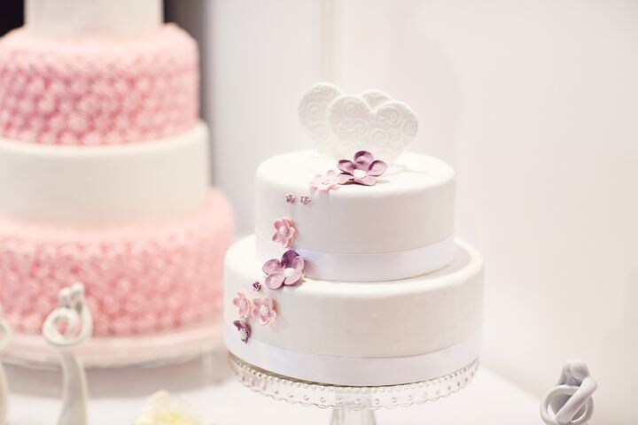 カメラマン持込無料で結婚式をする方法を教えます 平服や仮装衣装での結婚式はカメラマン無料持込できますよ イメージ1