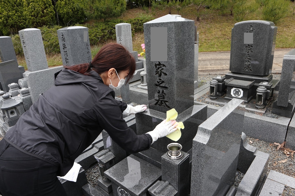 京都市内のお墓参りを代行します 花屋だから出来るサービスを提供します イメージ2