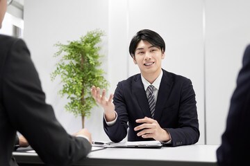 営業マンのお悩み相談をお手伝いします フルカスタマイズで営業のお悩みを解決します イメージ1