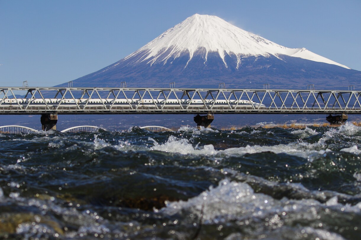 富士山の写真をご提供します 富士山×新幹線と富士市街から見る富士山の4枚セット イメージ1