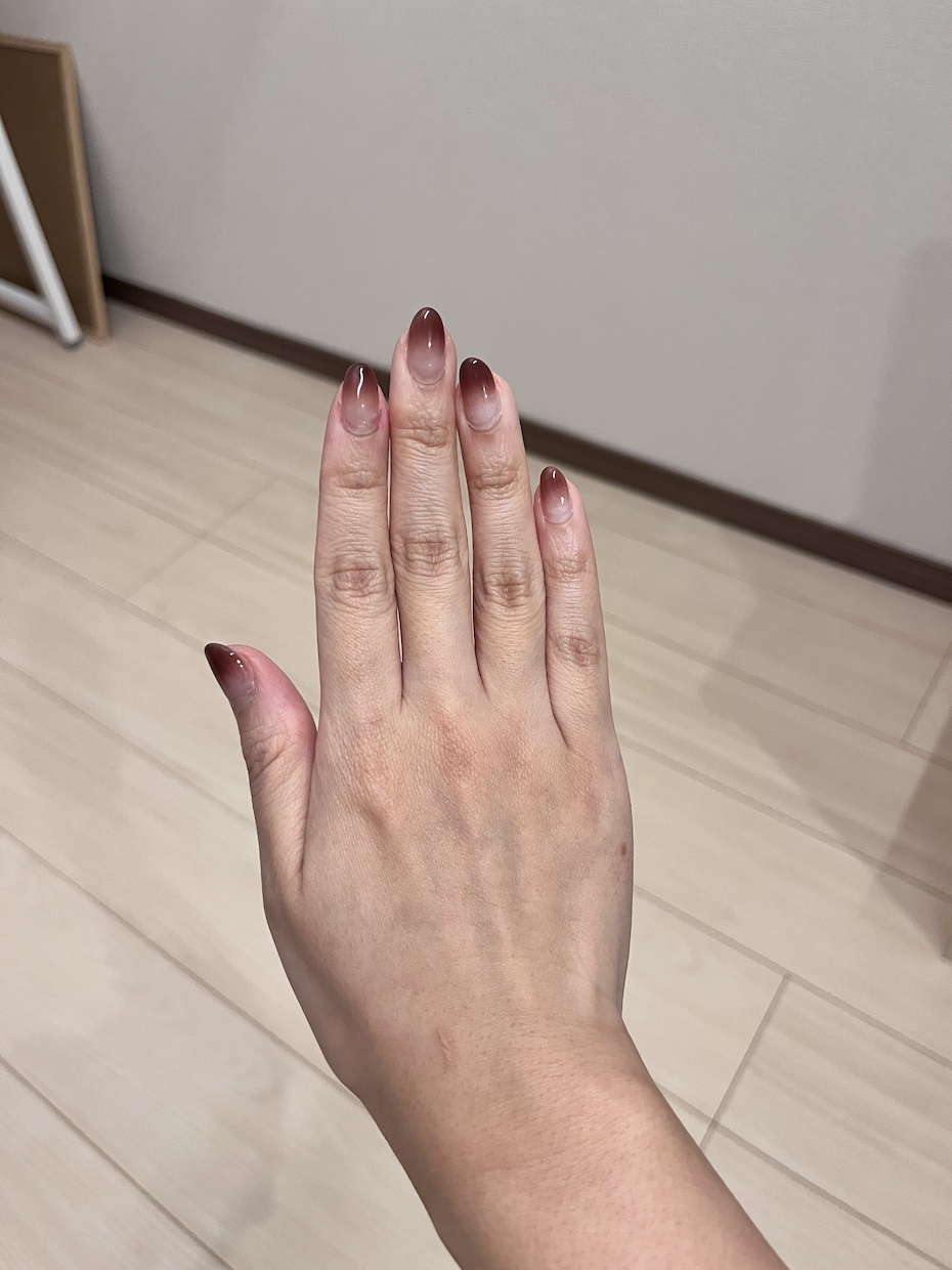 ナチュラルな雰囲気のハンドモデル写真撮影します リアルで柔らかい“人の手”を求めてる方へ イメージ3