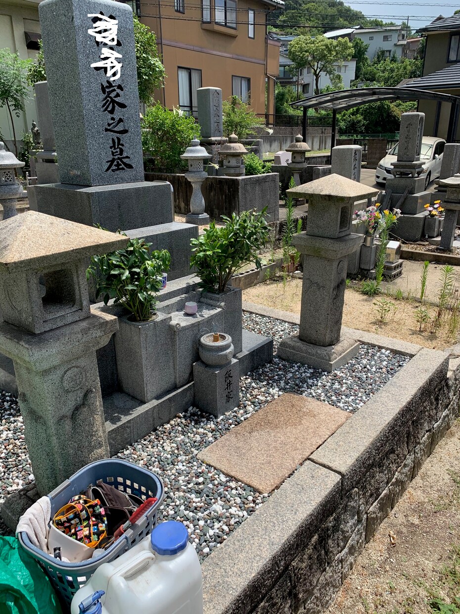 １０年間コツコツとお墓掃除させていだだいてます お遍路の通訳案内士です。各寺院参拝時施主様ご先祖供養してます イメージ3
