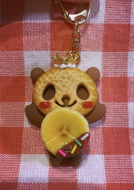 完成しているのですぐ発送できます プリンセスパンダのチョコクッキー♡チョコバナナキーホルダー イメージ1