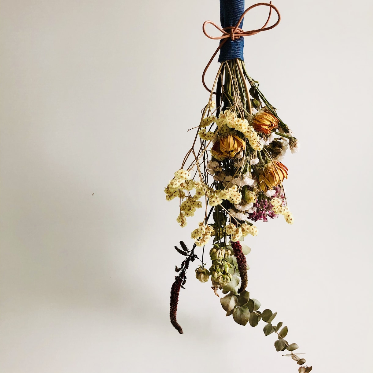 ドライフラワースワッグ作成します 彩り豊かなドライフラワーのスワッグを作ります。 イメージ4