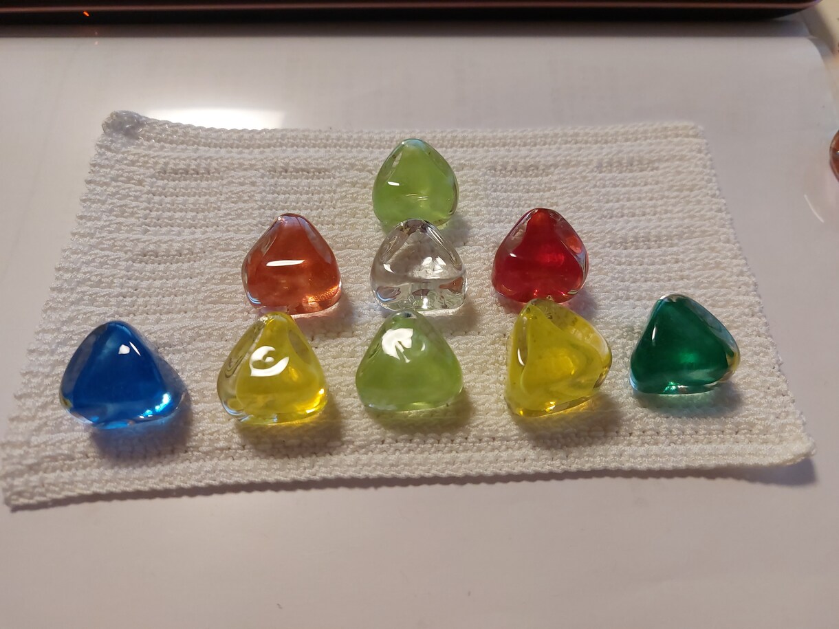 あなたの今の気持ちをカラーが教えてくれます カラーストーンを置くだけで気持ちがわかるカラーセラピー イメージ3