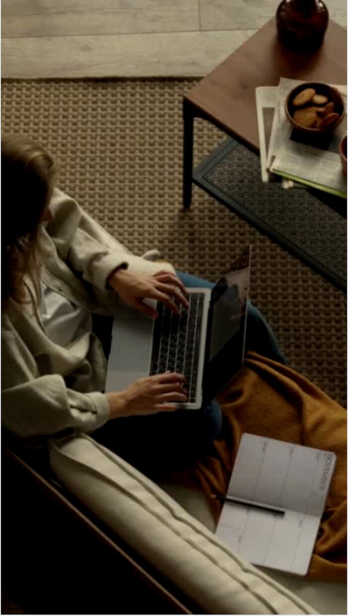 顔出しなしのSNS投稿素材集を提供します 顔出しせずに動画制作手元が入っている13の素材 イメージ1