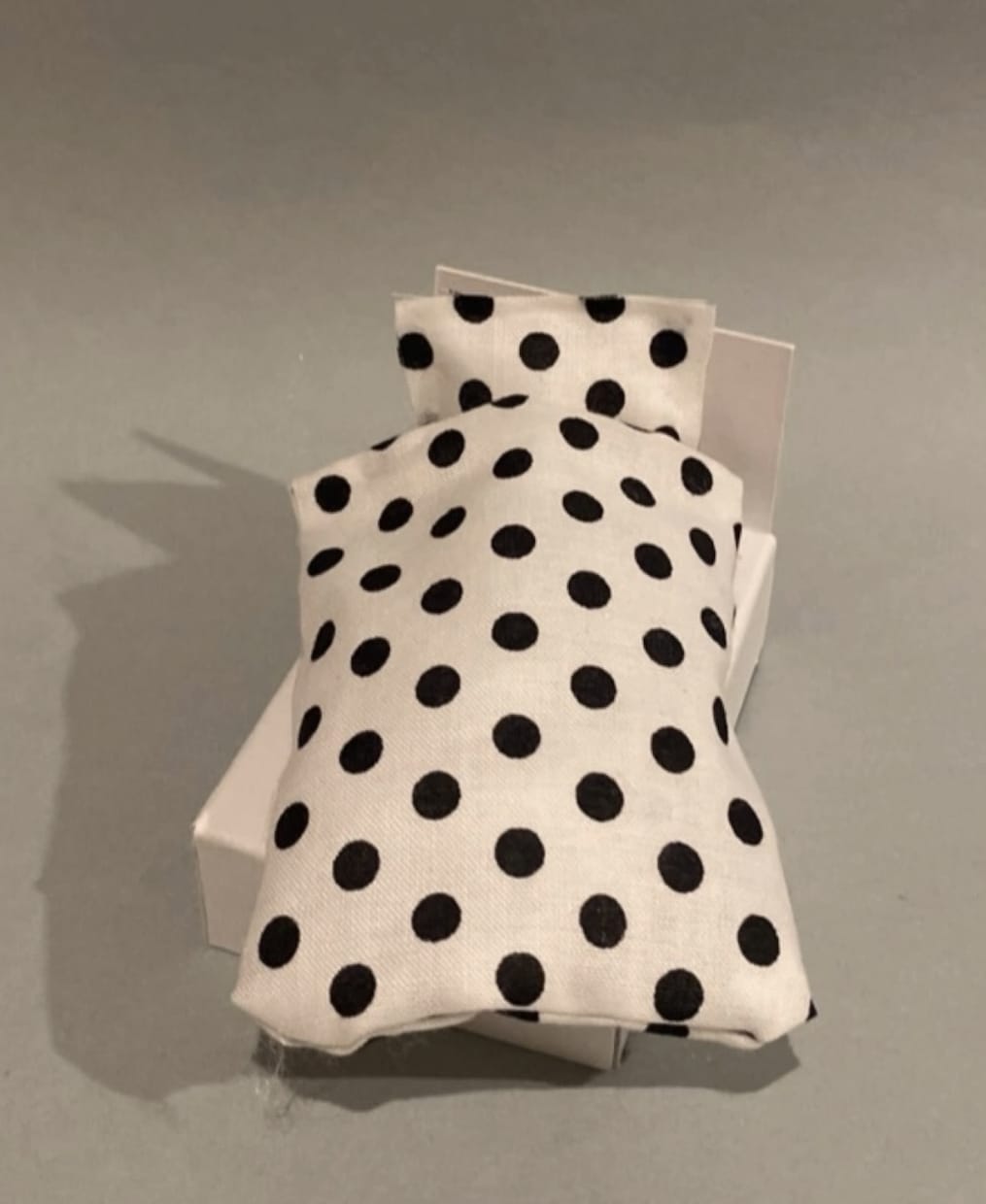 世界観のあるショート動画を制作します 紙や小物を使った、少し不思議で遊び心のある映像を制作します イメージ5