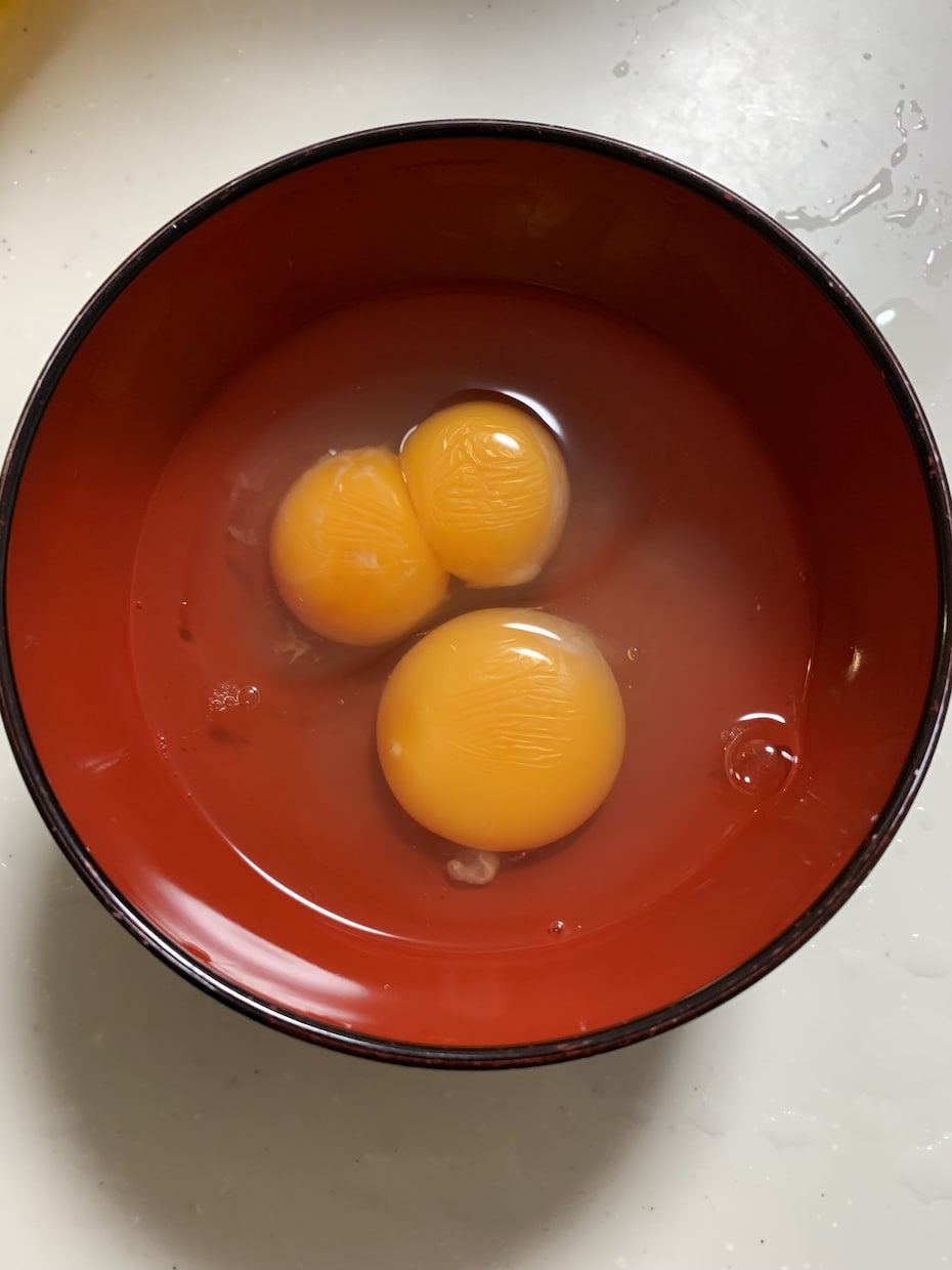 双子のたまご提供します 久しぶりに見ました。スーパーの卵です。 イメージ1
