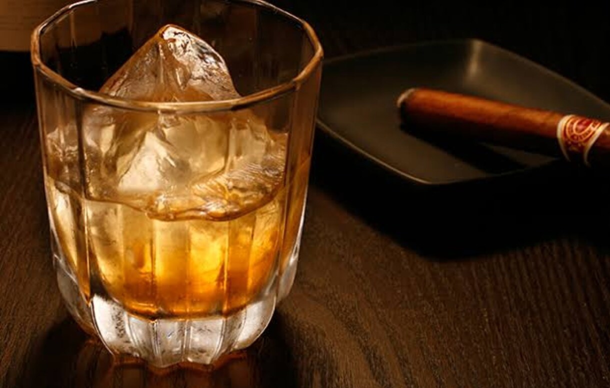 渡す相手にベストなお酒提案します お酒のプレゼント難しいですよね。。お酒好の相手ならなおさら イメージ2