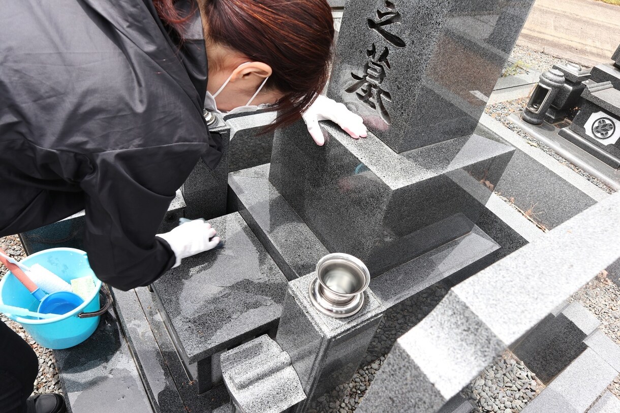京都市内のお墓参りを代行します 花屋だから出来るサービスを提供します イメージ3