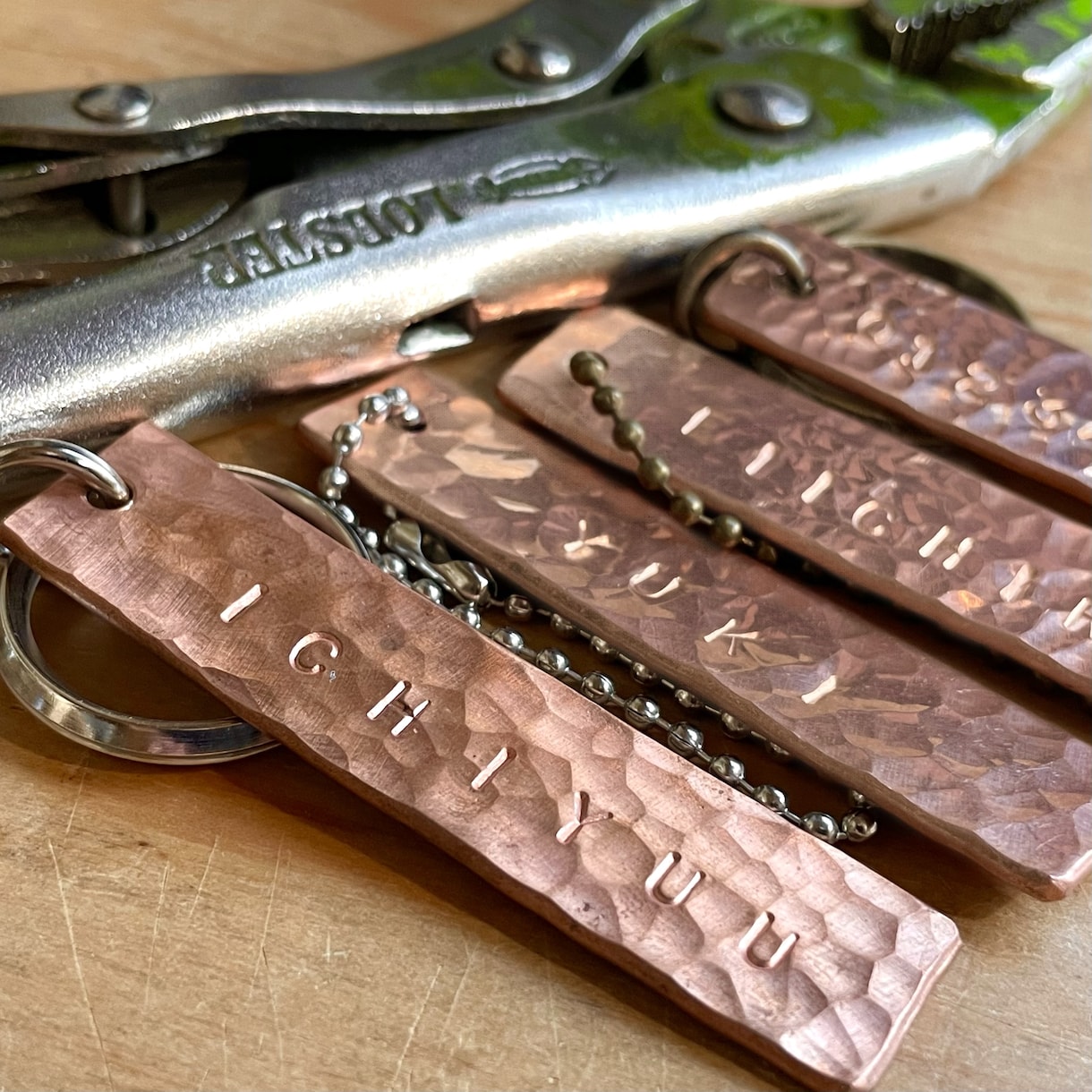厚さ約2mm★銅製の刻印キーホルダーを作成します 経年変化で温もりのあるブロンズ色に...*.+ イメージ1