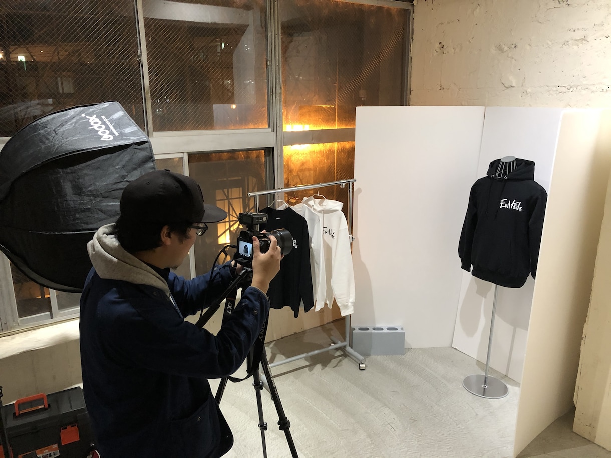 アパレルデザイン、サイト制作をお得に行います 一貫して行いますので凄く統一感のある仕上がりになります！ イメージ4