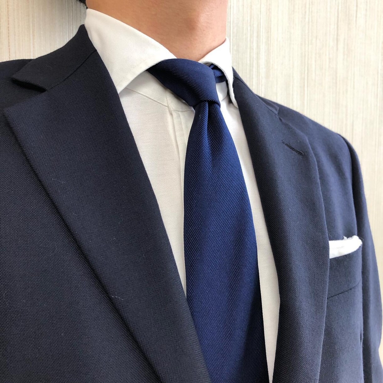 あなたのメンズスーツ姿をカッコよくします お金をかけずにスーツスタイルをワンランク上げるアドバイス イメージ7