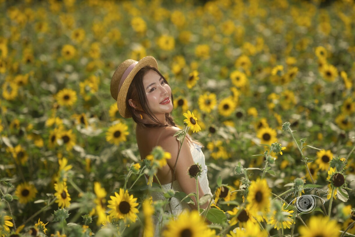 瞬間を美しく写真に残し幸せをカタチにします ご指定の場所に出張撮影可能です。 イメージ6