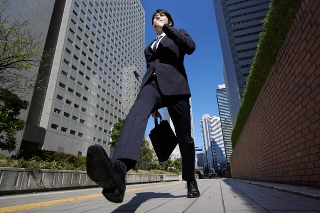 新卒の【就活の戦略】を電話で分かりやすく伝えます 500名超の就活生を指導した実績を元にあなたの相談に乗ります イメージ3