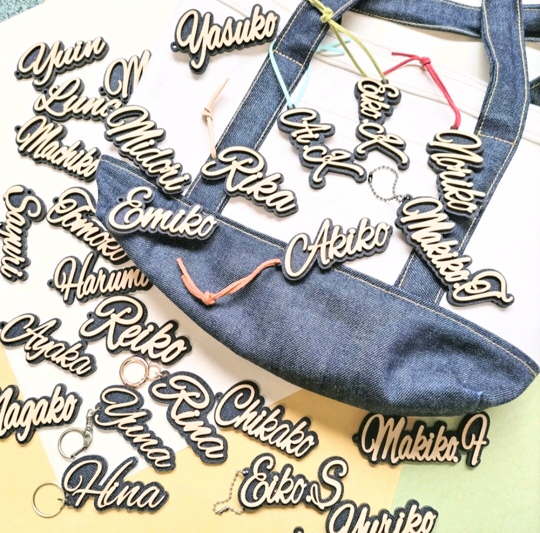 デニムと木材を使用カジュアルなキーホルダー作ります 数パターンのサンプルデータを無料で作ります。 イメージ1