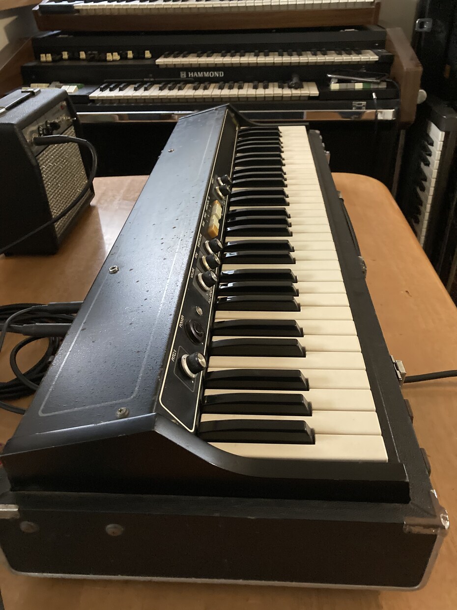 古い鍵盤楽器の修理、メンテナンスを承ります お部屋に眠っているビンテージキーボードを蘇らせます。 イメージ3