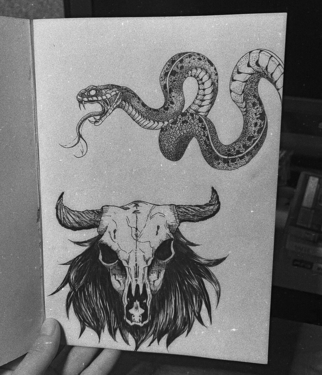 ダークな雰囲気の絵画をリクエストに沿いお描きします この世にひとつのずっと見続けられる絵を贈ります イメージ1