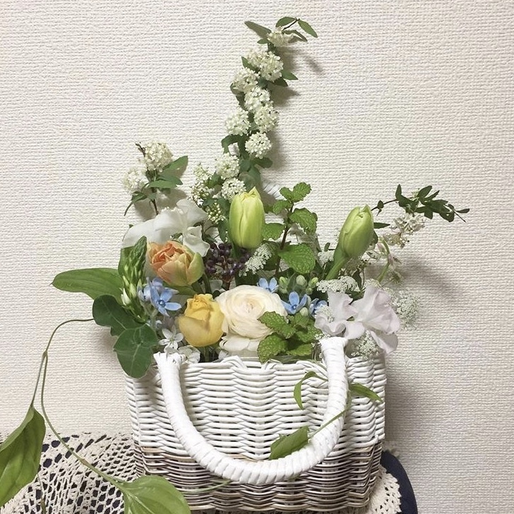 おうちが華やぐ、お花の飾り方お教えます お花を飾ってみたいけどどんな花を選べばいいかわからない方に。 イメージ2