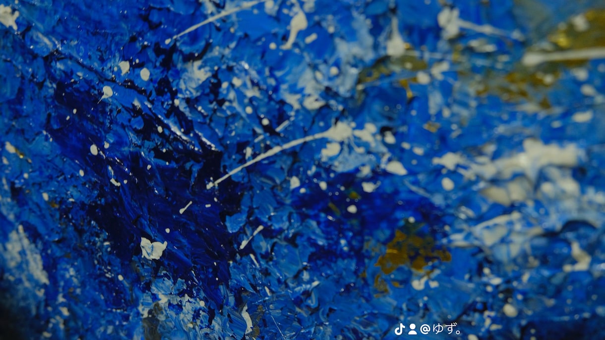 青系統のアクリル絵の具で抽象画を描きます 色々な方向から見ると違う顔を魅せてくれます！ イメージ3