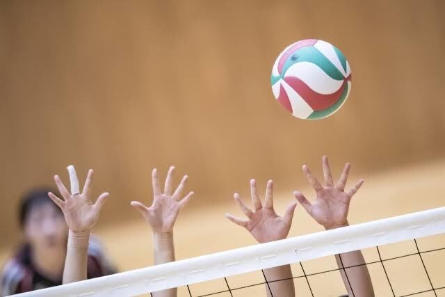 背が低くても効果が出るブロックのやり方教えます バレーボールのブロックただ飛んでるだけになってませんか？ イメージ1