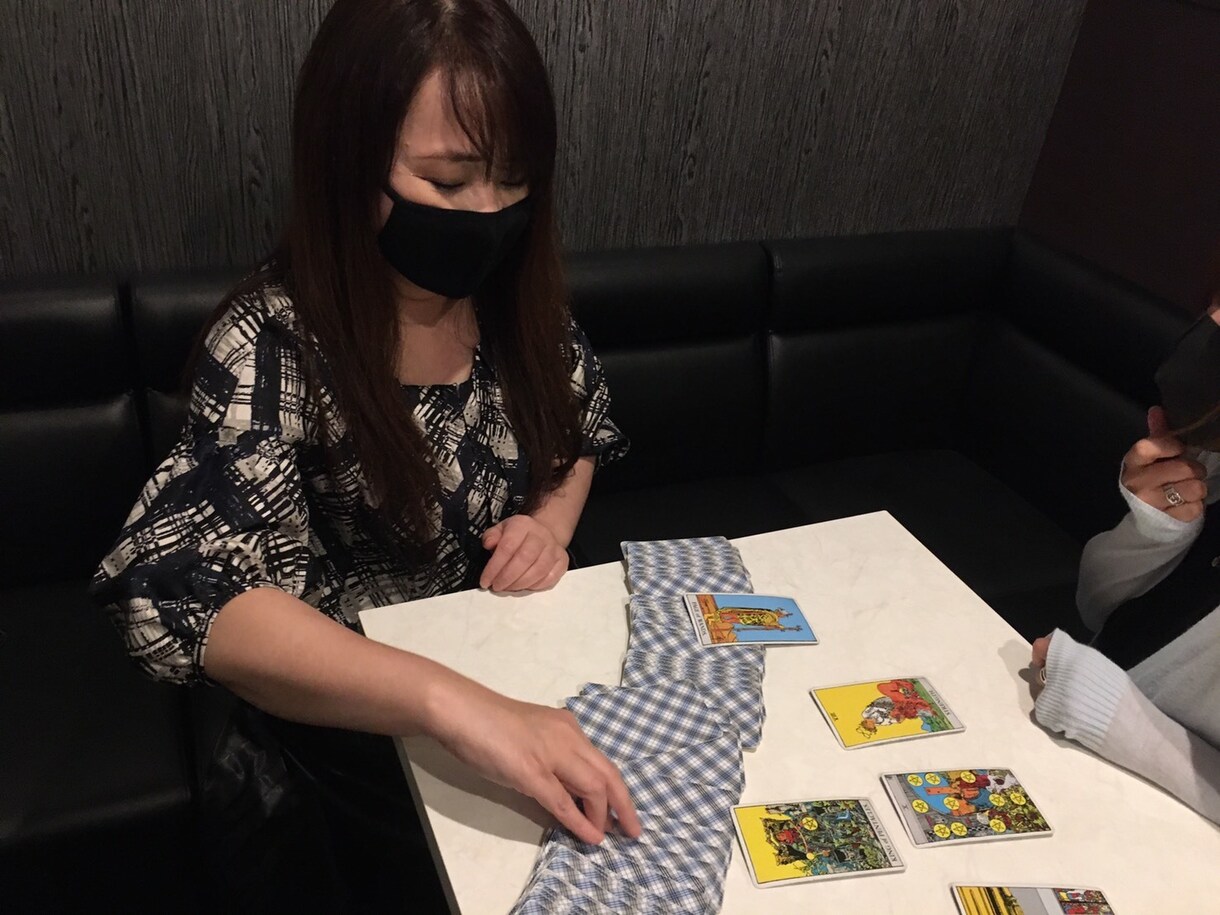 数千人と会話現役スナックママが彼の気持ち視ます 男心のプロが霊感タロットでお話しします イメージ1