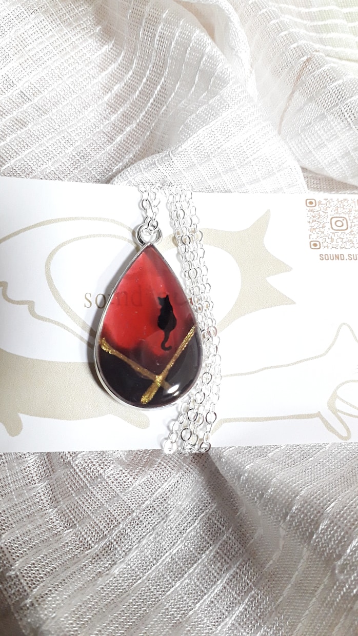 黒猫のレジンネックレスを販売します 黒猫をモチーフにしたハンドメイドアクセサリーはいかがです イメージ2