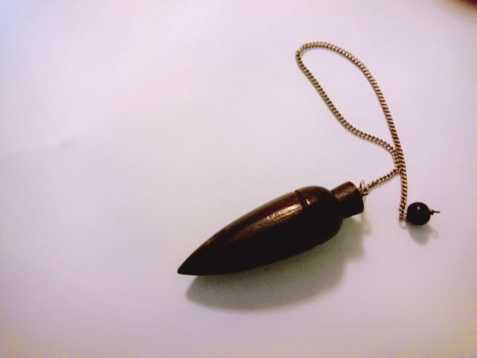 ペンジュラムで鑑定してカラーヒーリングをします お仕事･恋愛･お金を3割向上させたい方へ イメージ2