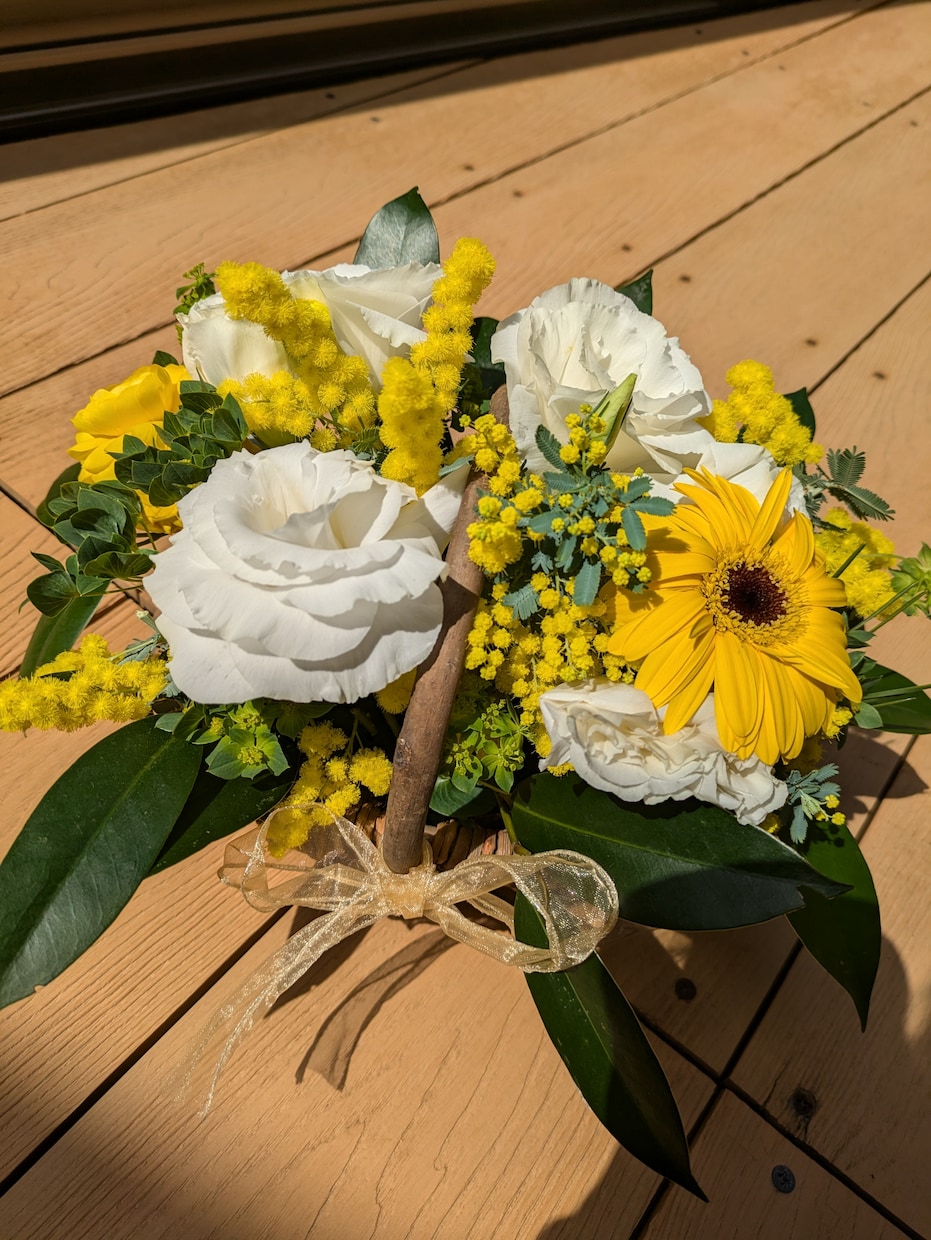 あなたの大切な方の喜ぶ笑顔を想像して作ります 生花でフラワーアレンジメント作ります。 イメージ1