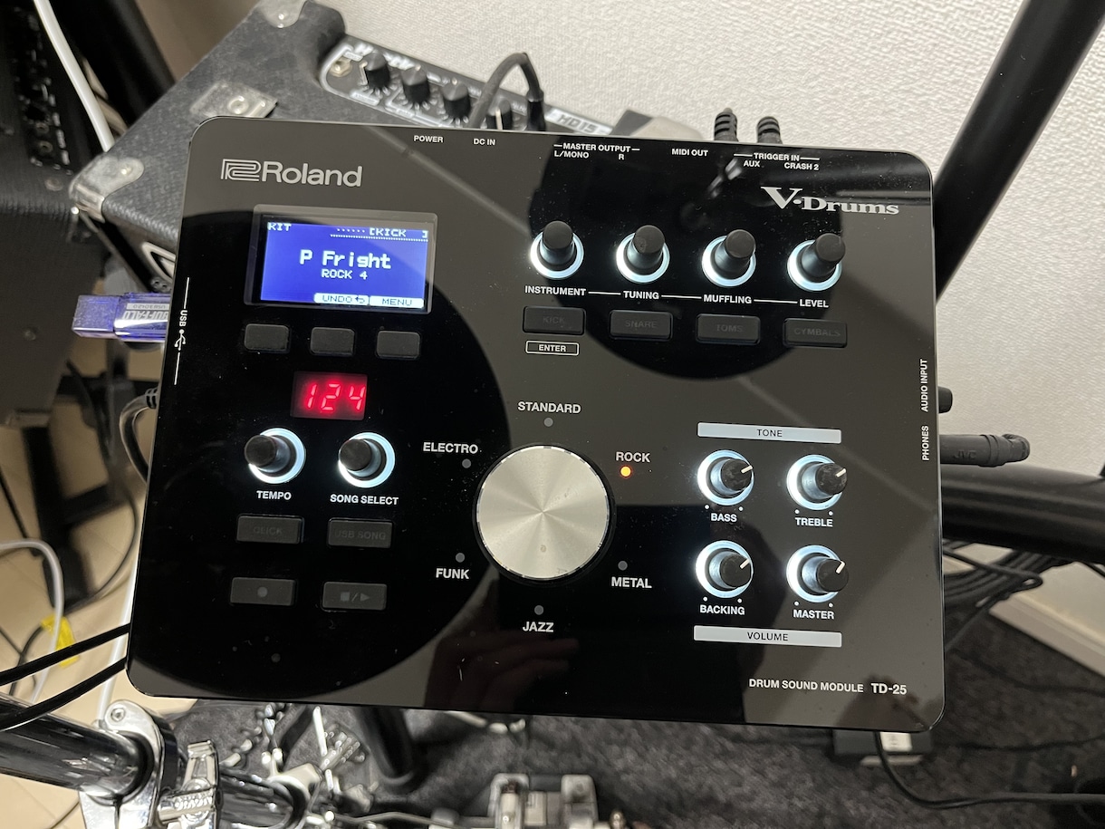 ドラム演奏を録音し、音を整えたデータで提供します そのまま使えるドラム演奏データ提供致します。 イメージ2
