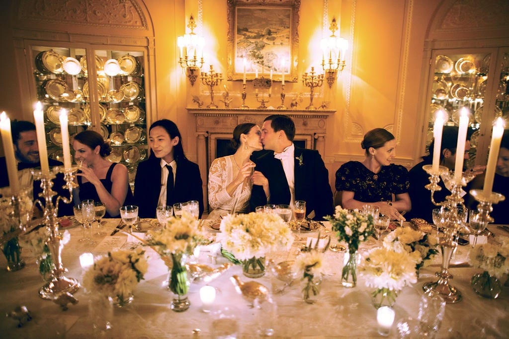 代理出席承ります。結婚式、お葬式、合コン、二次会、飲み会のあなたの代理に伺います。 イメージ1
