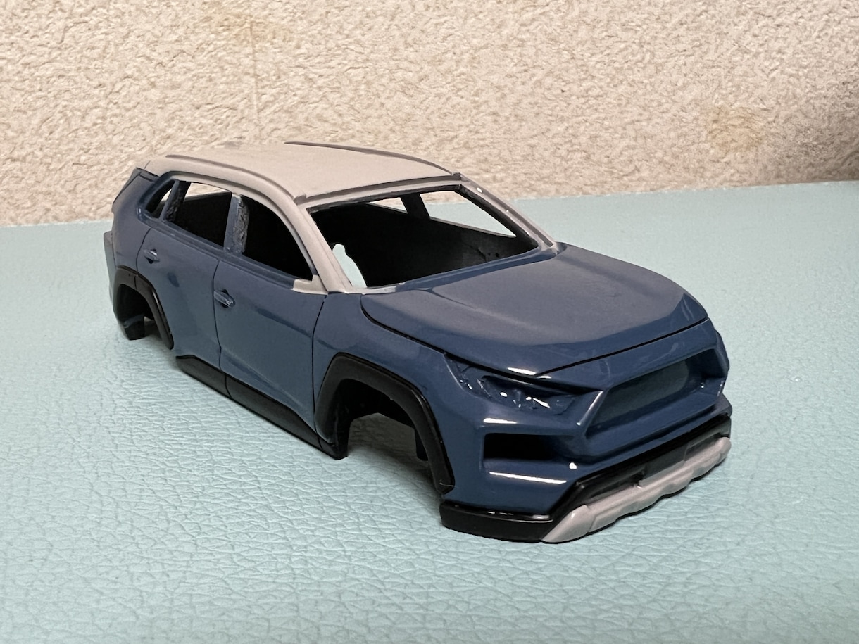 ミニカー(1/43など)のカラー変更をいたします 昔乗っていた想い出の一台をリビングにいかがでしょうか？ イメージ3