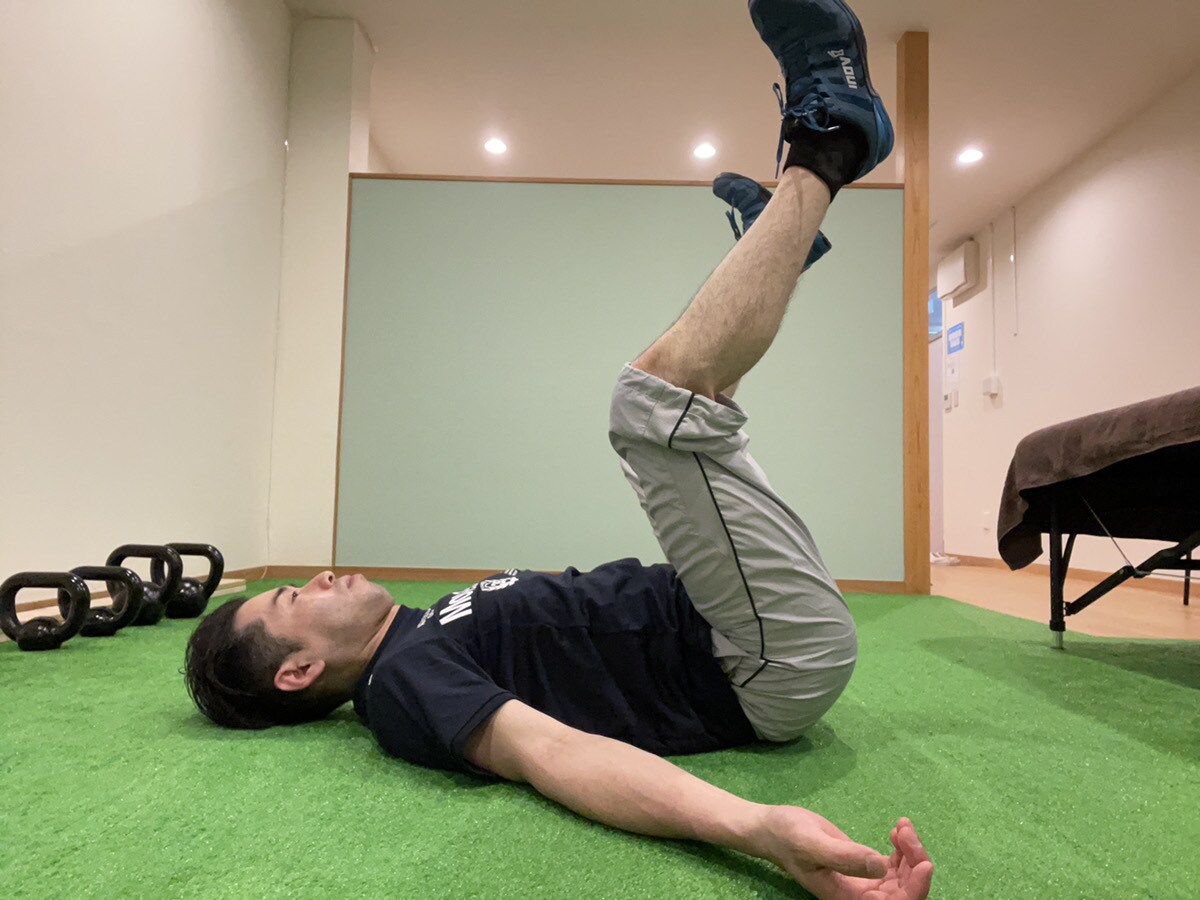 肩こりが酷い方におススメのストレッチをします 子育てと仕事で忙しいママさん向け、30分でユルっとスッキリ！ イメージ6
