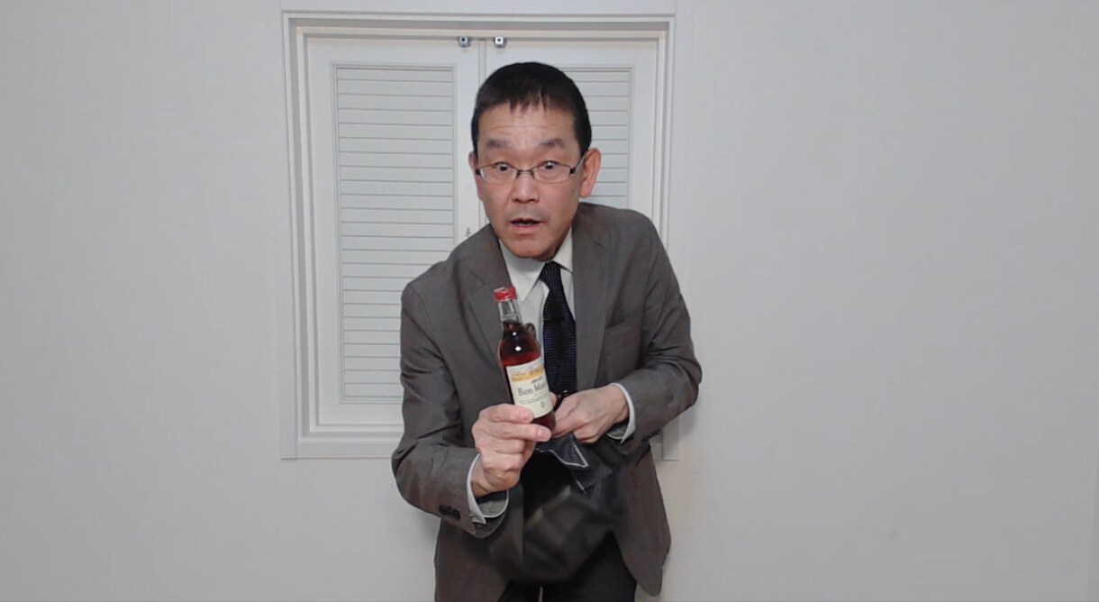 驚愕！あのワインボトルが出現するマジックを教えます 飲み会で必ずウケる人気No.1マジックをマスターしよう！ イメージ8