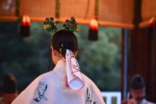 最大14日間。大御神むすび。ユタ式縁結びを行います 祖母・母の協力あり。かなりの効果ある分、注意事項があります。 イメージ3