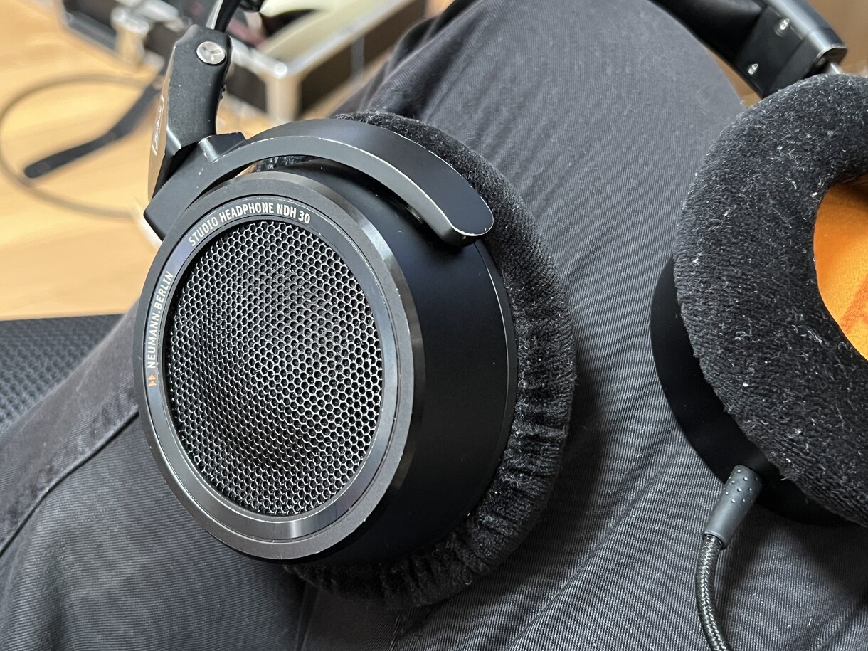 ヒアリングして理想ミックスに近づけます あなたの歌ってみたで輝けるミックスに。 イメージ3