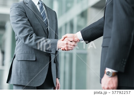 株式会社を設立する人向けに登記までの流れを教えます ～めんどくさい会社の設立方法が一瞬で分かります～ イメージ1