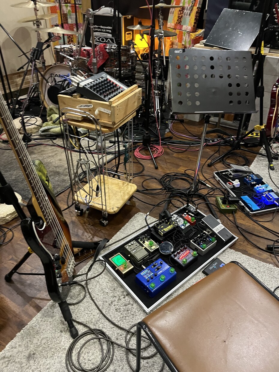 ベースのアレンジ、recをいたします 楽曲をより派手に、華やかにするベースを弾かせて頂きます。 イメージ4